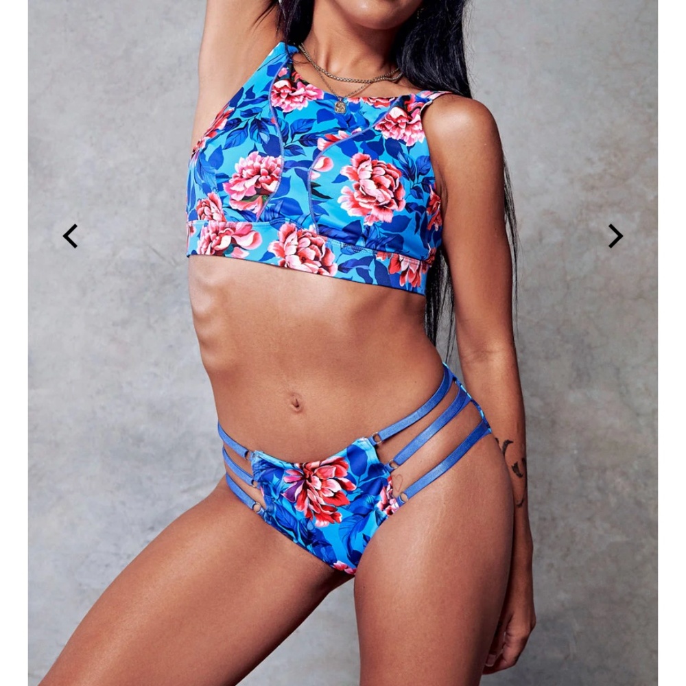 CXIX Illusion Sports bra Flowerbomb set